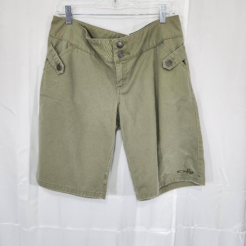 Oakley Size 12 Green Cargo Shorts with Relaxed Fit